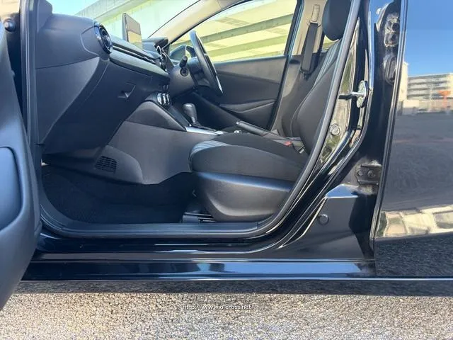 マツダ MAZDA2