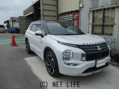 三菱 アウトランダー