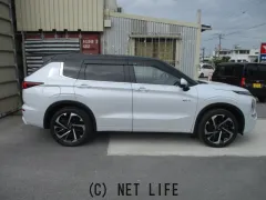 三菱 アウトランダー