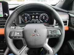 三菱 アウトランダー