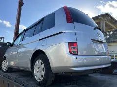 部品取車 アイシス