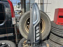 外装・エアロ N-BOXカスタムテールレンズ右