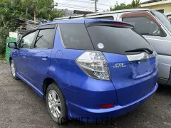 部品取車 フィットシャトル