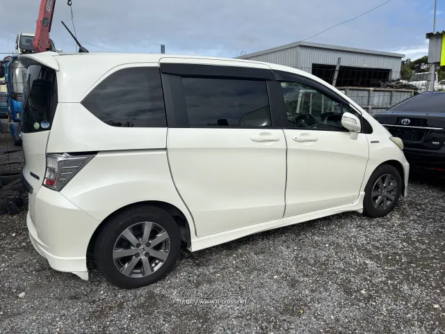 部品取車 フリードハイブリッド