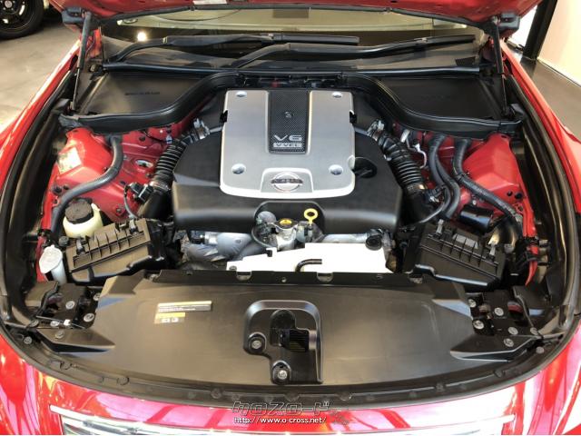 NA3700cc、最高出力333ps、トルク37kgは7ATと相性が良く、強烈な加速を楽しめます。7500回転から始まるレッドゾーンの手前まで一気に吹き上がるとともに、回転の上昇に合わせて力強いパワーを感じます。 日産 スカイライン