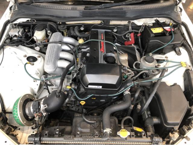 とてもキレイなエンジンルームです。前オーナーがこまめにお手入れをされていたようです。純正のエアクリーナーもあります。 トヨタ アルテッツァ