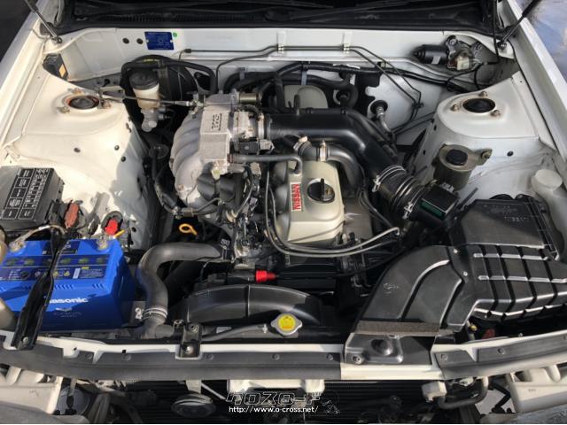 エンジンルームがさらに言葉を失うほど状態が良いです。SOHCならではの初速の良さと燃費の良さを両立してくれています。アクセルを踏み込めば必要十分な加速です。 日産 ローレル
