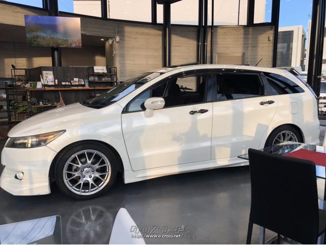 足回りも無限で車高が低いです。 ホンダ ストリーム