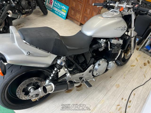 ホンダ X4 1300・2000(H12)初度登録(届出)年・シルバー・1300cc ホンダ X4 1300・2000(H12)初度登録(届出)年・シルバー・1300cc