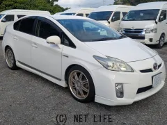 トヨタ プリウス