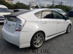 トヨタ プリウス