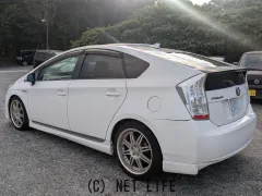 トヨタ プリウス