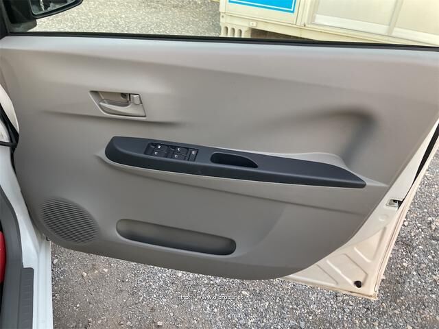 ダイハツ ミライース