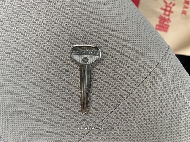 ダイハツ ミライース