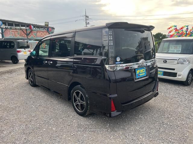 トヨタ ヴォクシー