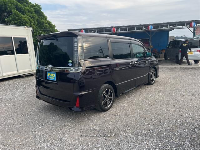 トヨタ ヴォクシー