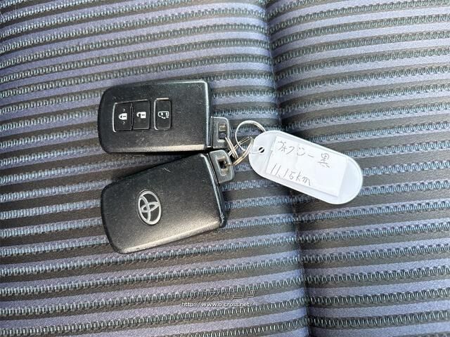 トヨタ ヴォクシー