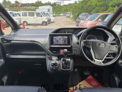 トヨタ ヴォクシー