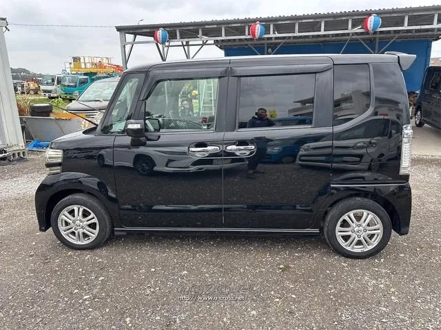 ホンダ N-BOX