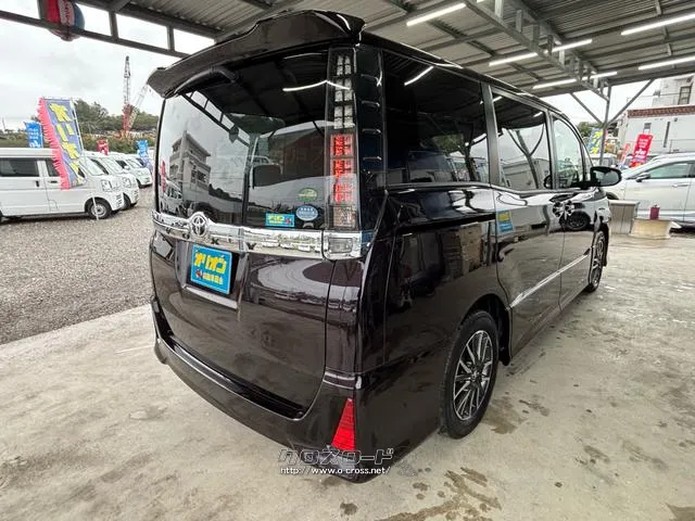 当店では人気の車種を多数取り揃えております♪是非ともご来店ください♪ トヨタ ヴォクシー