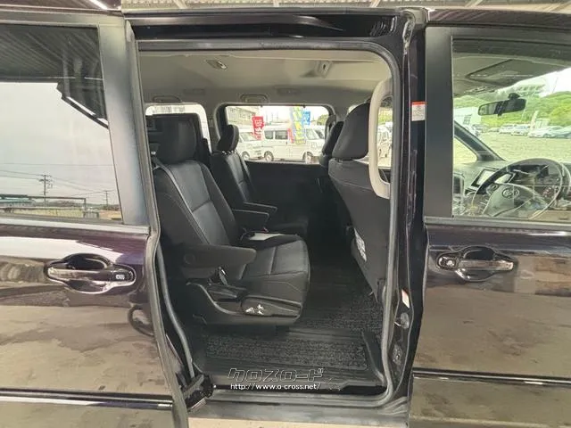 トヨタ ヴォクシー