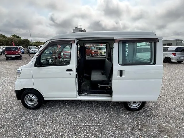 ダイハツ ハイゼットカーゴ