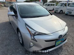 トヨタ プリウス