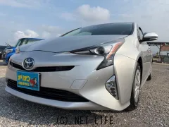 トヨタ プリウス