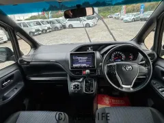 トヨタ ヴォクシー