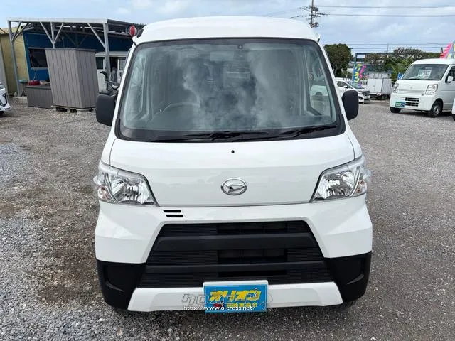 自社認証工場完備♪納車後のアフターサービスもおまかせください♪ ダイハツ ハイゼットカーゴ