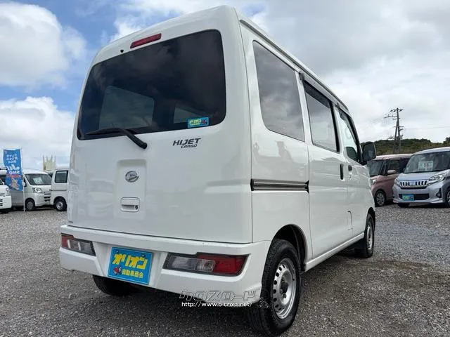 当店では人気の車種を多数取り揃えております♪是非ともご来店ください♪ ダイハツ ハイゼットカーゴ