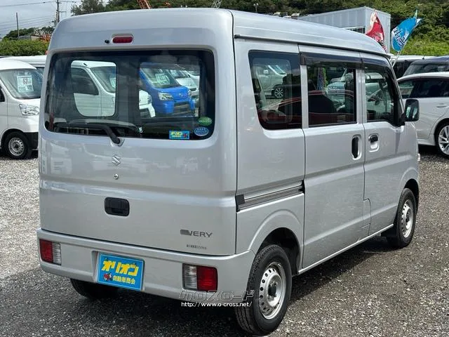 当店では人気の車種を多数取り揃えております♪是非ともご来店ください♪ スズキ エブリイ