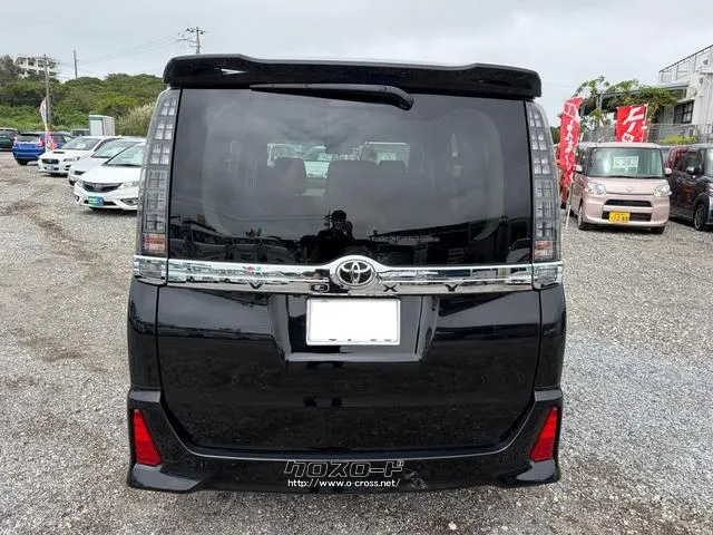 試乗、現車確認大歓迎です♪是非ご来店ください♪ トヨタ ヴォクシー