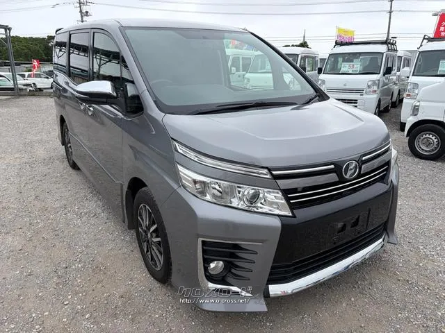 人気色のグレーです♪ トヨタ ヴォクシー