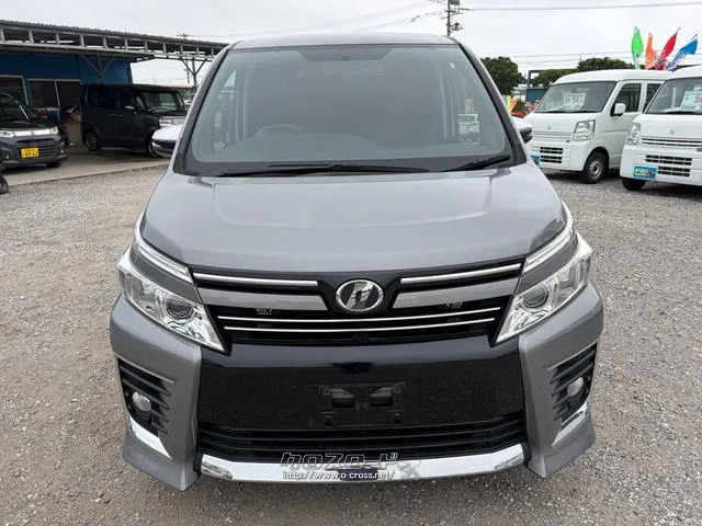 自社認証工場完備♪納車後のアフターサービスもおまかせください♪ トヨタ ヴォクシー