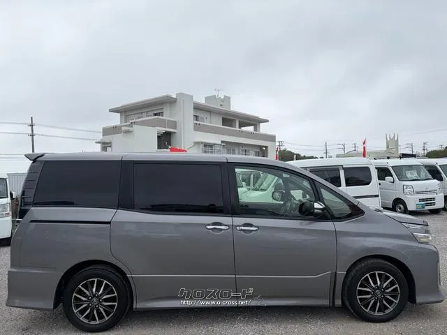 当店では人気の車種を多数取り揃えております♪是非ともご来店ください♪ トヨタ ヴォクシー