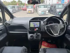 トヨタ ヴォクシー