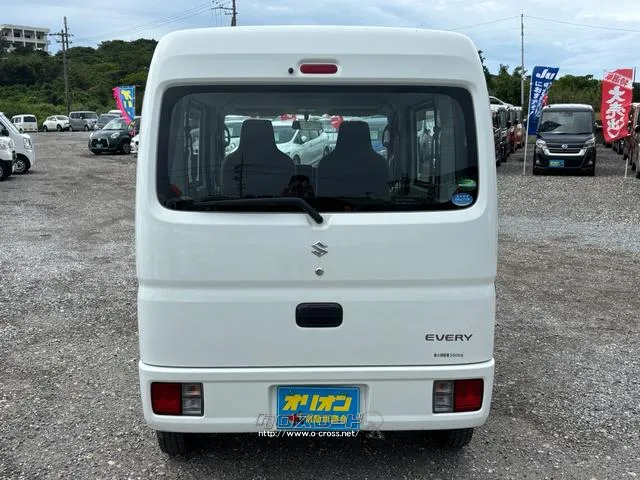 当店では人気の車種を多数取り揃えております♪是非ともご来店ください♪ スズキ エブリイ