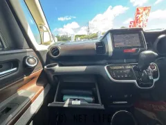 ホンダ N-BOXスラッシュ