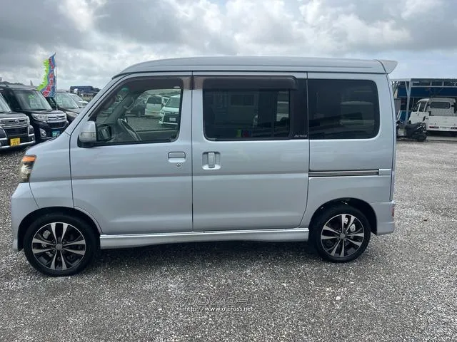 JU沖縄加盟店です♪公正かつリーズナブルな価格で中古車を販売しております♪ ダイハツ アトレーワゴン
