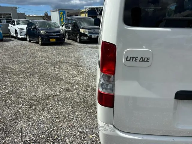 トヨタ ライトエースバン
