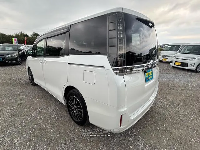 試乗、現車確認大歓迎です♪是非ご来店ください♪ トヨタ ヴォクシー