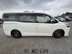 トヨタ ヴォクシー