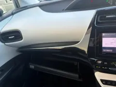 トヨタ プリウス