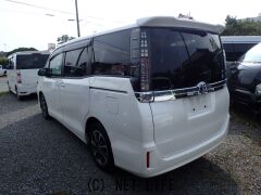 トヨタ ヴォクシー