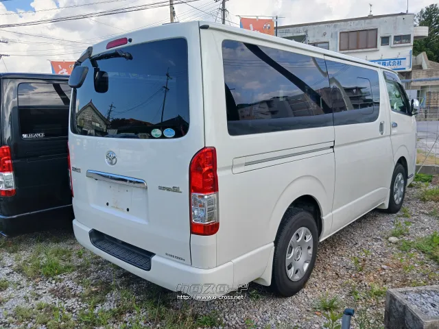 トヨタ ハイエースバン