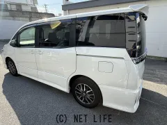 トヨタ ヴォクシー