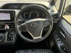 トヨタ ヴォクシー