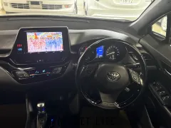 トヨタ C-HR