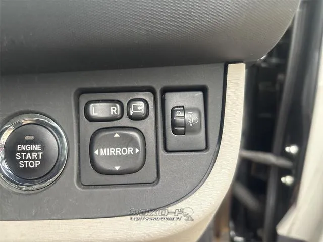 『TOTAL CAR SHOP FEEL』はナビ・オーディオも販売しております。 お気に入りの一台を見つけて下さい! ☆★☆詳細は『FEEL』の元気なスタッフまで →0078-6042-5806☆★☆ トヨタ iQ